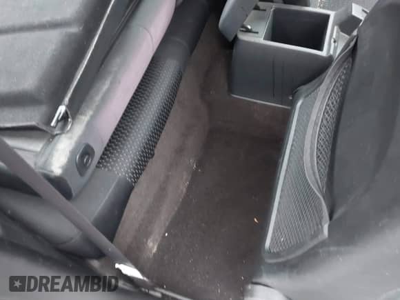 2008 Hyundai Tiburon GS z VIN KMHHM66D08U268552, wystawiony jako IAAI lot #41729193 z przebiegiem 88 939 mil mil oraz . Historia ofert i sprzedaży dostępna na DreamBid. Obrazek 8.