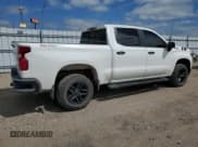 ✅ 2019 Chevrolet Silverado 1500 LT Trail Boss • VIN: 3GCPYFED6KG144141 • Lot: 66361384. Wystawiony na Copart z przebiegiem 85 083 mil. Bezpłatny archiwum sprzedaży aukcyjnych z USA i szczegółowy raport historii pojazdu na DreamBid. Zdjęcie 3.