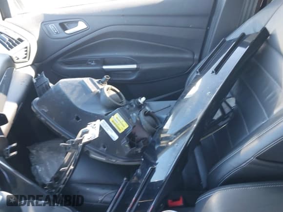 ✅ 2015 Ford Escape Titanium • VIN: 1FMCU0J94FUB71961 • Lot: 43807507. Wystawiony na IAAI z przebiegiem 67 944 mil. Bezpłatny archiwum sprzedaży aukcyjnych z USA i szczegółowy raport historii pojazdu na DreamBid. Zdjęcie 12.