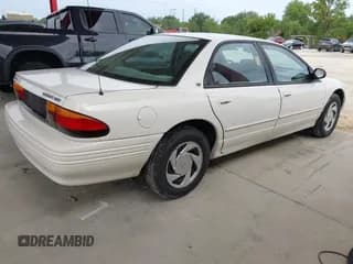 ✅ 1996 Eagle Vision • VIN: 2E3HD56T8TH165813 • Lot: 43083608. Wystawiony na IAAI z przebiegiem 131 605 mil. Bezpłatny archiwum sprzedaży aukcyjnych z USA i szczegółowy raport historii pojazdu na DreamBid. Zdjęcie 4.