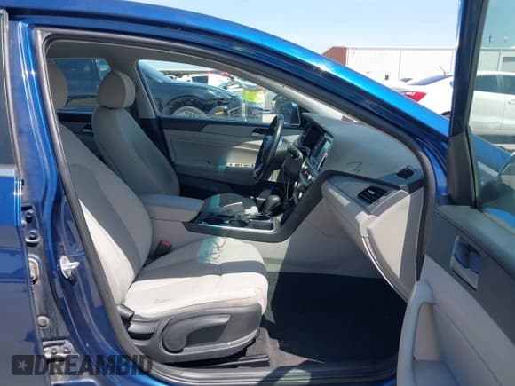 ✅ 2019 Hyundai Sonata SEL • VIN: 5NPE34AF9KH788886 • Лот: 42622509. Опубликован ранее на IAAI с пробегом 132 928 миль. Бесплатный доступ к архиву аукционных продаж из США и подробный отчёт об истории автомобиля на DreamBid. Изображение 5.