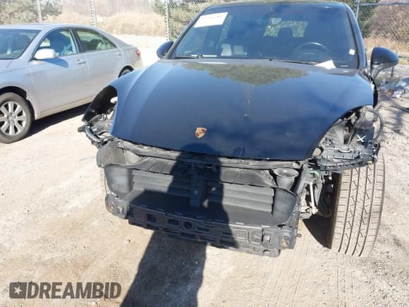 ✅ 2018 Porsche Cayenne • VIN: WP1AA2A20JKA04860 • Lot: 43706389. Listed on IAAI with 123,203 mi. Free auction sales archive from the USA and detailed vehicle history report at DreamBid. Image 6.