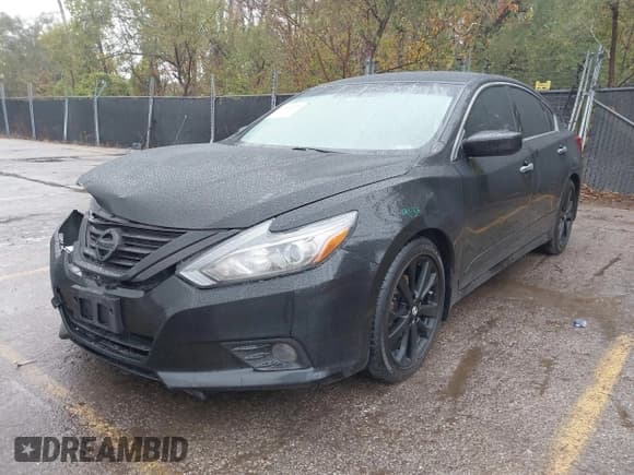 ✅ 2018 Nissan Altima SR • VIN: 1N4AL3AP0JC189554 • Lot: 43495720. Wystawiony na IAAI z przebiegiem 174 550 mil. Bezpłatny archiwum sprzedaży aukcyjnych z USA i szczegółowy raport historii pojazdu na DreamBid. Zdjęcie 2.