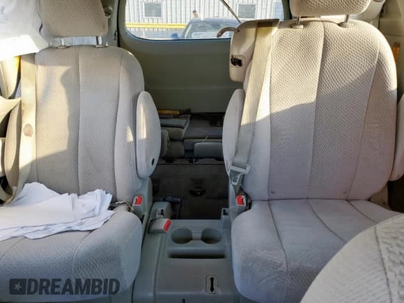 ✅ 2014 Toyota Sienna LE • VIN: 5TDKK3DC7ES452220 • Lot: 84928115. Listed on Copart with 248,727 mi. Free auction sales archive from the USA and detailed vehicle history report at DreamBid. Image 10.