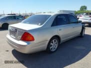 ✅ 2000 Toyota Avalon XL • VIN: 4T1BF28BXYU104231 • Lot: 42231268. Wystawiony na IAAI z przebiegiem 173 219 mil. Bezpłatny archiwum sprzedaży aukcyjnych z USA i szczegółowy raport historii pojazdu na DreamBid. Zdjęcie 4.