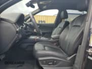 ✅ 2019 Audi Q7 Premium • VIN: WA1AAAF72KD002186 • Lot: 62385205. Wystawiony na Copart z przebiegiem 56 483 mil. Bezpłatny archiwum sprzedaży aukcyjnych z USA i szczegółowy raport historii pojazdu na DreamBid. Zdjęcie 7.