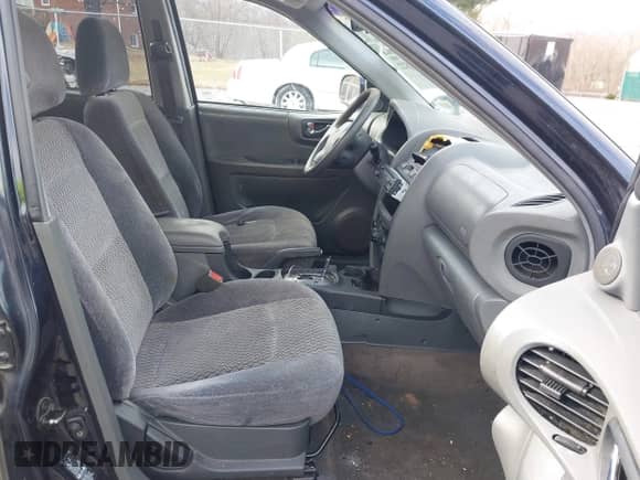 2004 Hyundai Santa Fe с VIN KM8SB12B44U659863, выставлен на аукционе IAAI как лот 41532822 с пробегом 140 020 миль миль и . История ставок и продаж доступна на DreamBid. Изображение 5.
