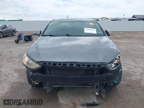 ✅ 2017 Hyundai Elantra SE • VIN: KMHD84LFXHU153888 • Lot: 42344724. Wystawiony na IAAI z przebiegiem 152 769 mil. Bezpłatny archiwum sprzedaży aukcyjnych z USA i szczegółowy raport historii pojazdu na DreamBid. Zdjęcie 13.