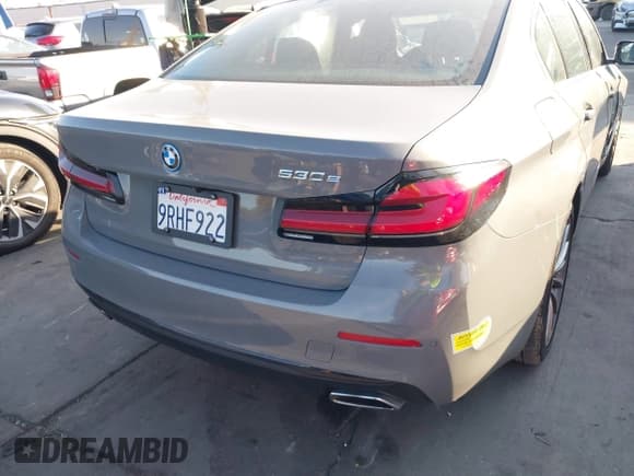 ✅ 2022 BMW 5 Series 530e • VIN: WBA13AG01NCJ52945 • Lot: 43805991. Listed on IAAI with 33,053 mi. Free auction sales archive from the USA and detailed vehicle history report at DreamBid. Image 17.