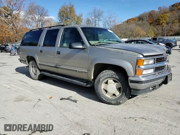 ✅ 1999 Chevrolet Suburban • VIN: 1GNFK16R5XJ507889 • Лот: 91557055. Опубликован ранее на Copart с пробегом 238 345 миль. Бесплатный доступ к архиву аукционных продаж из США и подробный отчёт об истории автомобиля на DreamBid. Изображение 14.
