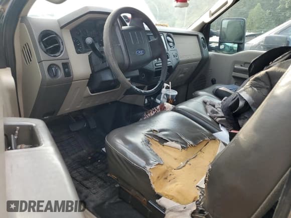 ✅ 2010 Ford F-250 • VIN: 1FTSX2AR5AEA67310 • Lot: 81464965. Listed on Copart with 320,545 mi. Free auction sales archive from the USA and detailed vehicle history report at DreamBid. Image 8.