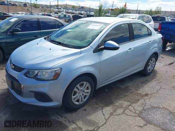 2017 Chevrolet Sonic LS с VIN 1G1JA5SH4H4163801, выставлен на аукционе IAAI как лот 43309635 с пробегом 95 310 миль миль и . История ставок и продаж доступна на DreamBid. Изображение 2.