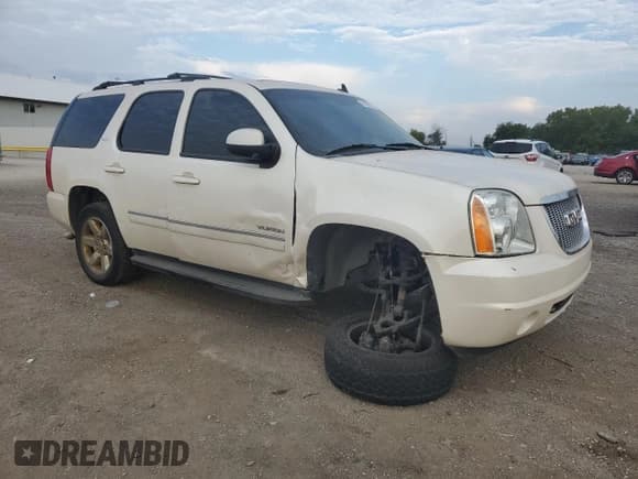✅ 2013 GMC Yukon SLT • VIN: 1GKS1CE06DR259100 • Лот: 81955815. Опубликован ранее на Copart с пробегом 170 536 миль. Бесплатный доступ к архиву аукционных продаж из США и подробный отчёт об истории автомобиля на DreamBid. Изображение 4.