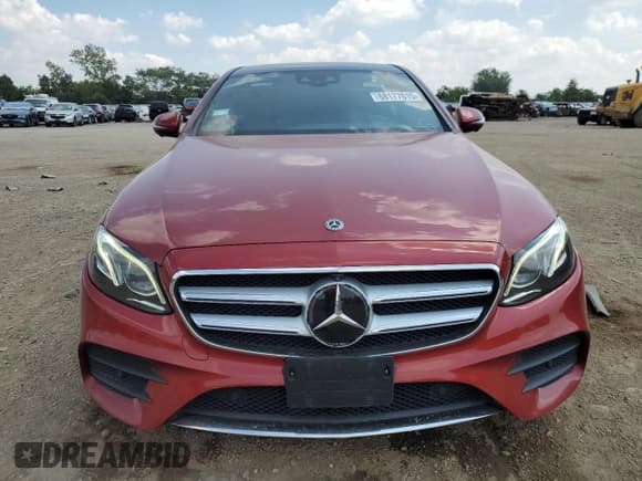✅ 2017 Mercedes-Benz E 300 Luxury • VIN: WDDZF4KB8HA252408 • Лот: 68177615. Опубликован ранее на Copart с пробегом 96 970 миль. Бесплатный доступ к архиву аукционных продаж из США и подробный отчёт об истории автомобиля на DreamBid. Изображение 5.