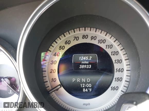 ✅ 2014 Mercedes-Benz C 250 Sport • VIN: WDDGF4HBXEG196978 • Lot: 42116809. Wystawiony na IAAI z przebiegiem 38 933 mil. Bezpłatny archiwum sprzedaży aukcyjnych z USA i szczegółowy raport historii pojazdu na DreamBid. Zdjęcie 7.