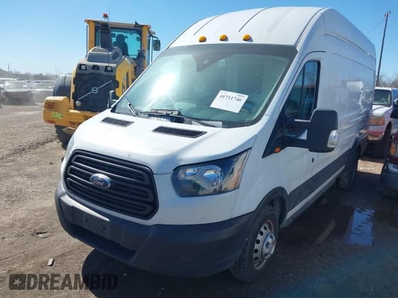 ✅ 2019 Ford Transit Cargo • VIN: 1FTBF4XG4KKB77790 • Лот: 41711746. Опубликован ранее на IAAI с пробегом 198 739 миль. Бесплатный доступ к архиву аукционных продаж из США и подробный отчёт об истории автомобиля на DreamBid. Изображение 2.