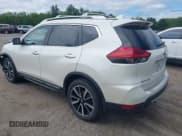 ✅ 2017 Nissan Rogue SL • VIN: JN8AT2MV2HW026450 • Lot: 42301312. Wystawiony na IAAI z przebiegiem 102 513 mil. Bezpłatny archiwum sprzedaży aukcyjnych z USA i szczegółowy raport historii pojazdu na DreamBid. Zdjęcie 3.