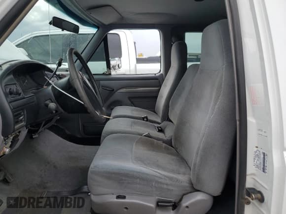 ✅ 1996 Ford F-350 • VIN: 1FTJX35G8TEA53429 • Lot: 55629255. Wystawiony na Copart z przebiegiem 123 145 mil. Bezpłatny archiwum sprzedaży aukcyjnych z USA i szczegółowy raport historii pojazdu na DreamBid. Zdjęcie 7.