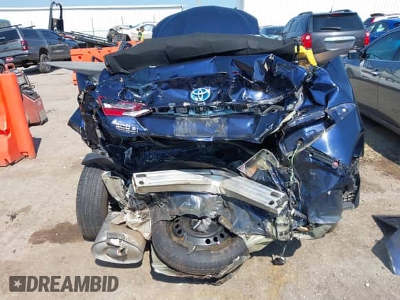 2022 Toyota Camry Hybrid LE с VIN 4T1C31AK2NU570166, выставлен на аукционе IAAI как лот 42453372 с пробегом Не указан миль и . История ставок и продаж доступна на DreamBid. Изображение 6.