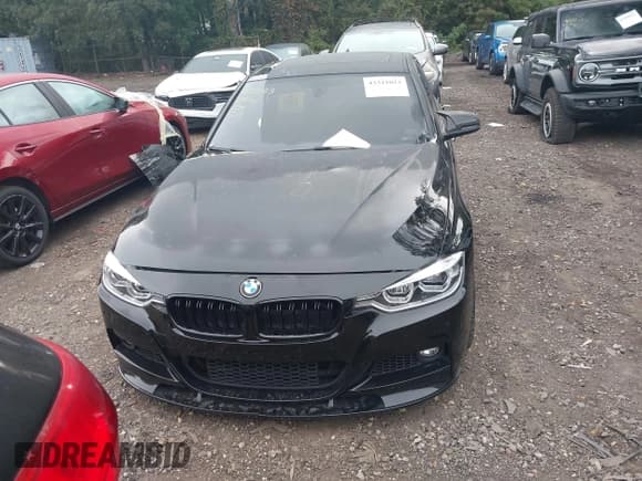 ✅ 2018 BMW 3 Series 340i • VIN: WBA8B3C52JK843397 • Lot: 43321023. Wystawiony na IAAI z przebiegiem 58 174 mil. Bezpłatny archiwum sprzedaży aukcyjnych z USA i szczegółowy raport historii pojazdu na DreamBid. Zdjęcie 12.
