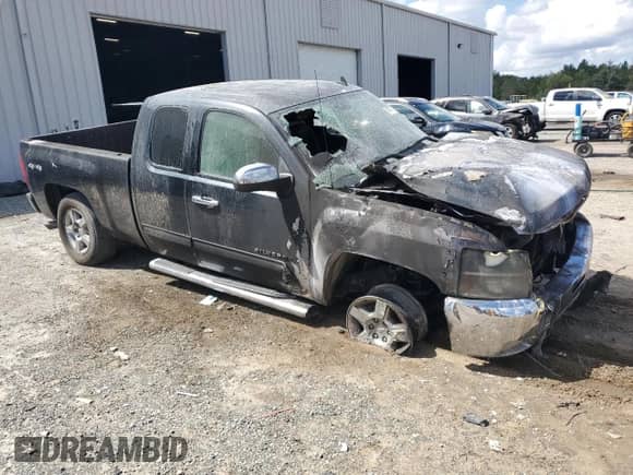 2012 Chevrolet Silverado 1500 LT with VIN 1GCRKSE77CZ245784, listed as a Copart auction lot 81001785 with Not provided miles and Salvage title. Bid and sale history available at DreamBid. Image 4.