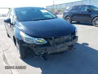 2019 Chevrolet Cruze LS z VIN 3G1BC6SM2KS569584, wystawiony jako IAAI lot #43206164 z przebiegiem 105 068 mil mil oraz . Historia ofert i sprzedaży dostępna na DreamBid. Obrazek 6.