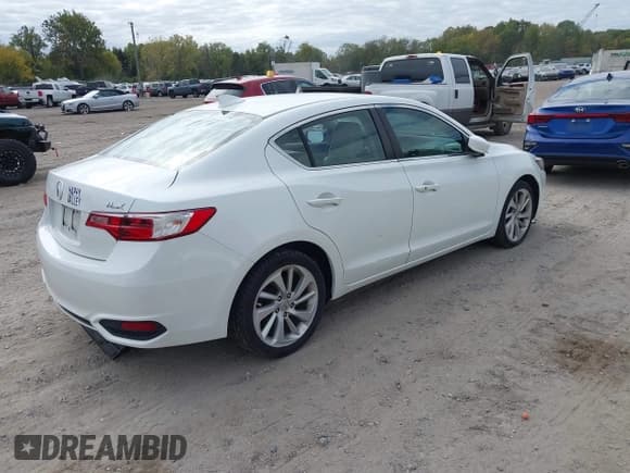 ✅ 2018 Acura ILX Premium • VIN: 19UDE2F72JA006981 • Лот: 43428019. Опубликован ранее на IAAI с пробегом 62 082 миль. Бесплатный доступ к архиву аукционных продаж из США и подробный отчёт об истории автомобиля на DreamBid. Изображение 4.