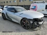 ✅ 2022 Toyota Supra 3.0 • VIN: WZ1DB0C05NW048445 • Лот: 73665812. Опубликован ранее на Copart с пробегом 8 850 миль. Бесплатный доступ к архиву аукционных продаж из США и подробный отчёт об истории автомобиля на DreamBid. Изображение 4.