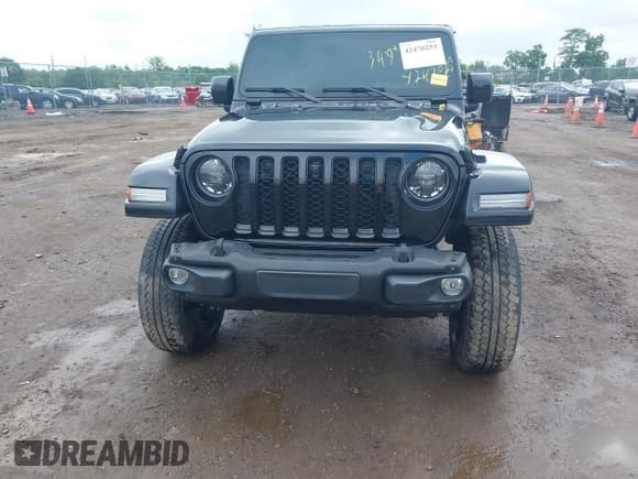 ✅ 2023 Jeep Gladiator Overland • VIN: 1C6JJTFM9PL593659 • Lot: 42470253. Listed on IAAI with 34,374 mi. Free auction sales archive from the USA and detailed vehicle history report at DreamBid. Image 17.