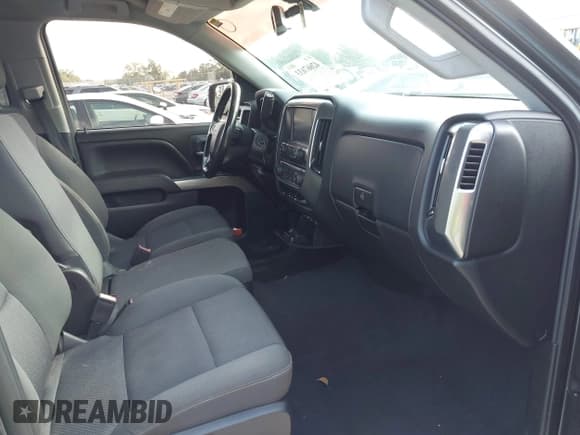 ✅ 2019 Chevrolet Silverado 1500 LT • VIN: 2GCRCPECXK1163496 • Lot: 42667633. Wystawiony na IAAI z przebiegiem 189 649 mil. Bezpłatny archiwum sprzedaży aukcyjnych z USA i szczegółowy raport historii pojazdu na DreamBid. Zdjęcie 5.