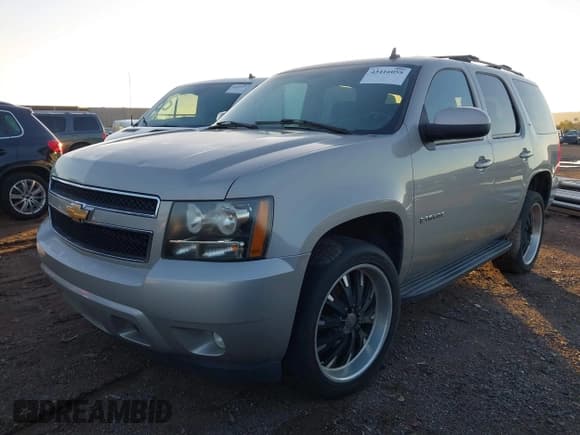 ✅ 2007 Chevrolet Tahoe LTZ • VIN: 1GNFK13097R161837 • Lot: 43416059. Listed on IAAI with 187,566 mi. Free auction sales archive from the USA and detailed vehicle history report at DreamBid. Image 2.