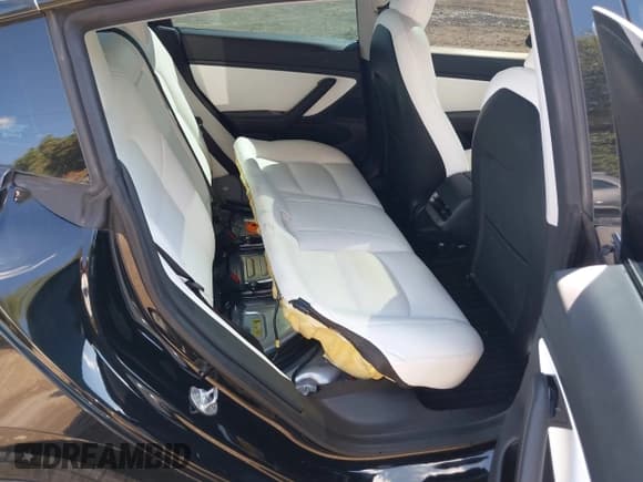 ✅ 2020 Tesla Model 3 Performance • VIN: 5YJ3E1EC5LF641674 • Lot: 43319299. Wystawiony na IAAI z przebiegiem 141 476 mil. Bezpłatny archiwum sprzedaży aukcyjnych z USA i szczegółowy raport historii pojazdu na DreamBid. Zdjęcie 8.