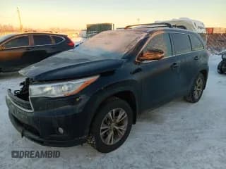 ✅ 2015 Toyota Highlander XLE • VIN: 5TDJKRFH0FS210118 • Lot: 93109435. Wystawiony na Copart z przebiegiem 134 407 mil. Bezpłatny archiwum sprzedaży aukcyjnych z USA i szczegółowy raport historii pojazdu na DreamBid. Zdjęcie 1.