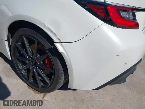 ✅ 2024 Toyota 86 TRUENO Edition • VIN: JF1ZNBM19R8750279 • Лот: 41468207. Опубликован ранее на IAAI с пробегом 15 440 миль. Бесплатный доступ к архиву аукционных продаж из США и подробный отчёт об истории автомобиля на DreamBid. Изображение 19.