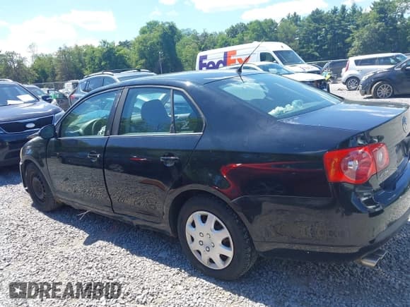 ✅ 2007 Volkswagen Jetta • VIN: 3VWGG71K37M050110 • Лот: 42810950. Опубликован ранее на IAAI с пробегом 136 740 миль. Бесплатный доступ к архиву аукционных продаж из США и подробный отчёт об истории автомобиля на DreamBid. Изображение 14.