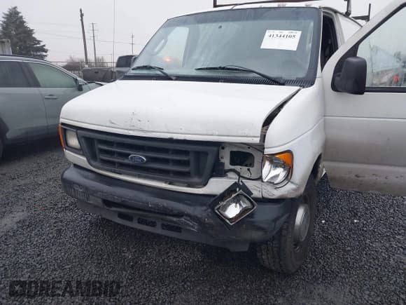 ✅ 2005 Ford Econoline Cargo • VIN: 1FTNE24L75HA61605 • Lot: 41344105. Wystawiony na IAAI z przebiegiem 156 726 mil. Bezpłatny archiwum sprzedaży aukcyjnych z USA i szczegółowy raport historii pojazdu na DreamBid. Zdjęcie 6.