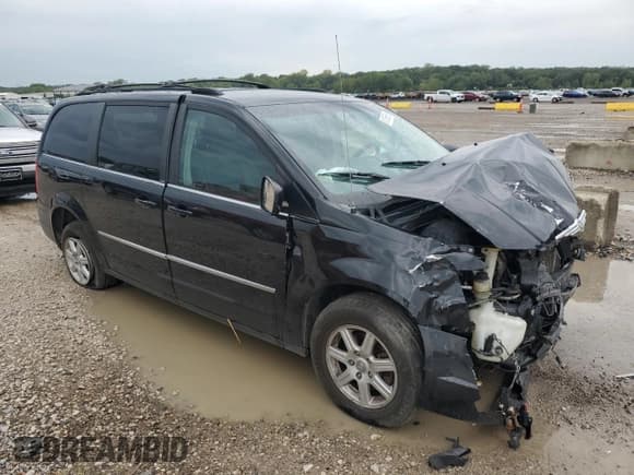 ✅ 2010 Chrysler Town & Country Touring Plus • VIN: 2A4RR8D15AR393736 • Lot: 81269565. Wystawiony na Copart z przebiegiem 177 857 mil. Bezpłatny archiwum sprzedaży aukcyjnych z USA i szczegółowy raport historii pojazdu na DreamBid. Zdjęcie 4.