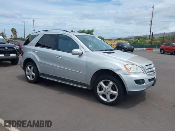 ✅ 2007 Mercedes-Benz M 320 CDI • VIN: 4JGBB22E17A230881 • Lot: 42398139. Wystawiony na IAAI z przebiegiem 124 783 mil. Bezpłatny archiwum sprzedaży aukcyjnych z USA i szczegółowy raport historii pojazdu na DreamBid. Zdjęcie 1.