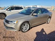 ✅ 2015 Volkswagen Jetta SEL • VIN: 3VWL07AJ2FM318069 • Лот: 94807905. Опубликован ранее на Copart с пробегом 111 276 миль. Бесплатный доступ к архиву аукционных продаж из США и подробный отчёт об истории автомобиля на DreamBid. Изображение 1.