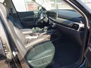 ✅ 2025 Kia Telluride EX • VIN: 5XYP34GC8SG569270 • Lot: 43755039. Listed on IAAI with 7,488 mi. Free auction sales archive from the USA and detailed vehicle history report at DreamBid. Image 5.