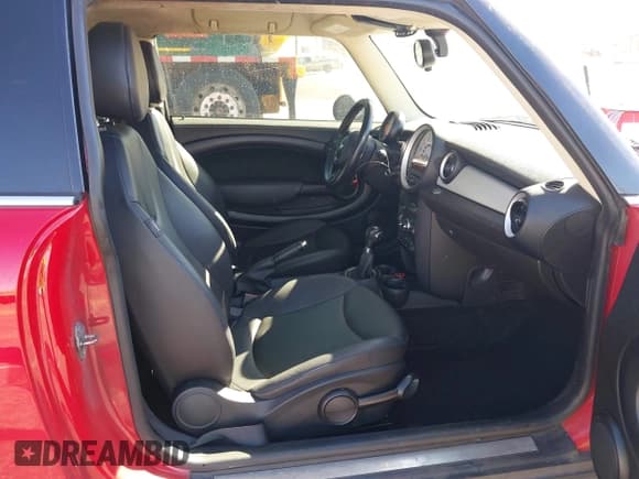 ✅ 2013 MINI Hardtop • VIN: WMWSU3C58DT546830 • Lot: 43673446. Listed on IAAI with 287,889 mi. Free auction sales archive from the USA and detailed vehicle history report at DreamBid. Image 5.