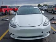 ✅ 2023 Tesla Model Y Long Range • VIN: 7SAYGDEE0PA129801 • Lot: 43740194. Wystawiony na IAAI z przebiegiem 40 066 mil. Bezpłatny archiwum sprzedaży aukcyjnych z USA i szczegółowy raport historii pojazdu na DreamBid. Zdjęcie 13.