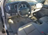 ✅ 2008 Toyota Tacoma • VIN: 5TEPX42NX8Z546407 • Lot: 95499325. Wystawiony na Copart z przebiegiem 125 198 mil. Bezpłatny archiwum sprzedaży aukcyjnych z USA i szczegółowy raport historii pojazdu na DreamBid. Zdjęcie 8.