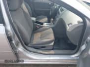 ✅ 2011 Chevrolet Malibu 1LS • VIN: 1G1ZB5E12BF103655 • Lot: 42890679. Wystawiony na IAAI z przebiegiem 95 073 mil. Bezpłatny archiwum sprzedaży aukcyjnych z USA i szczegółowy raport historii pojazdu na DreamBid. Zdjęcie 5.