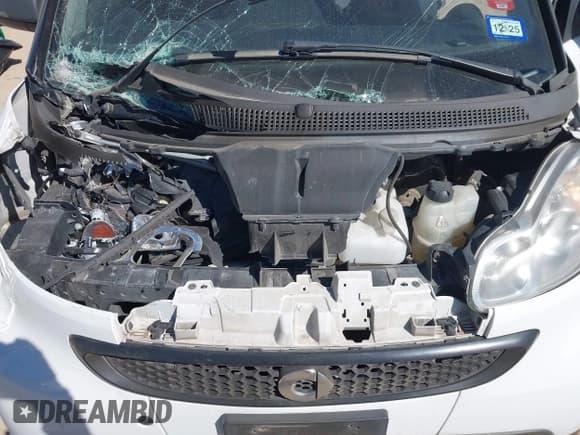 ✅ 2015 Smart fortwo Passion • VIN: WMEEJ3BA8FK820822 • Лот: 43664353. Опубликован ранее на IAAI с пробегом 139 613 миль. Бесплатный доступ к архиву аукционных продаж из США и подробный отчёт об истории автомобиля на DreamBid. Изображение 10.