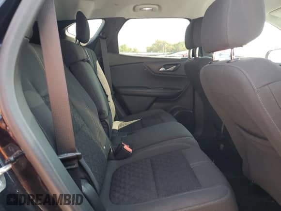 2020 Chevrolet Blazer LT z VIN 3GNKBBRA8LS616883, wystawiony jako Copart lot #71817144 z przebiegiem 76 621 mil mil oraz Szkoda całkowita • Salvage title. Historia ofert i sprzedaży dostępna na DreamBid. Obrazek 11.