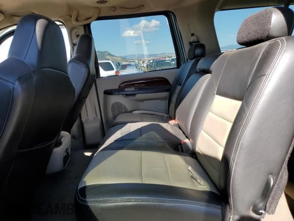 ✅ 2005 Ford Excursion Eddie Bauer • VIN: 1FMSU45P85ED42974 • Lot: 64647644. Listed on Copart with Not provided. Free auction sales archive from the USA and detailed vehicle history report at DreamBid. Image 12.