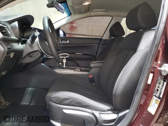 ✅ 2019 Kia Optima LX • VIN: 5XXGT4L30KG329169 • Лот: 90655435. Опубликован ранее на Copart с пробегом 108 499 миль. Бесплатный доступ к архиву аукционных продаж из США и подробный отчёт об истории автомобиля на DreamBid. Изображение 7.