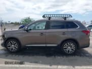 ✅ 2017 Mitsubishi Outlander GT • VIN: JA4JZ4AX9HZ056257 • Lot: 43326522. Listed on IAAI with 114,428 mi. Free auction sales archive from the USA and detailed vehicle history report at DreamBid. Image 15.