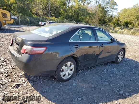 ✅ 2007 Toyota Camry CE • VIN: 4T1BE46K47U117783 • Lot: 85381015. Wystawiony na Copart z przebiegiem 121 583 mil. Bezpłatny archiwum sprzedaży aukcyjnych z USA i szczegółowy raport historii pojazdu na DreamBid. Zdjęcie 3.
